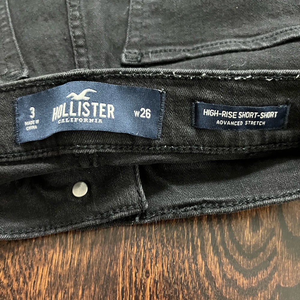 Black Hollister Shorts size 3 - Picture 2 of 3